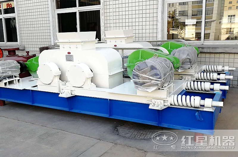 每小時(shí)200噸對(duì)輥制砂機(jī)多少錢一臺(tái)？附型號(hào)和技術(shù)參數(shù)