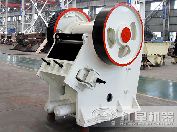 對(duì)比傳統(tǒng)鄂破機(jī)，新一代歐版鄂式破碎機(jī)具有哪些優(yōu)勢(shì)？
