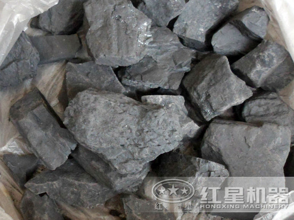 一臺用于破碎煤矸石的移動粉碎機(jī)_70噸/小時，出料粒度20以下