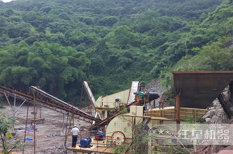 1615型重錘式破碎機生產(chǎn)能力如何，報價是多少