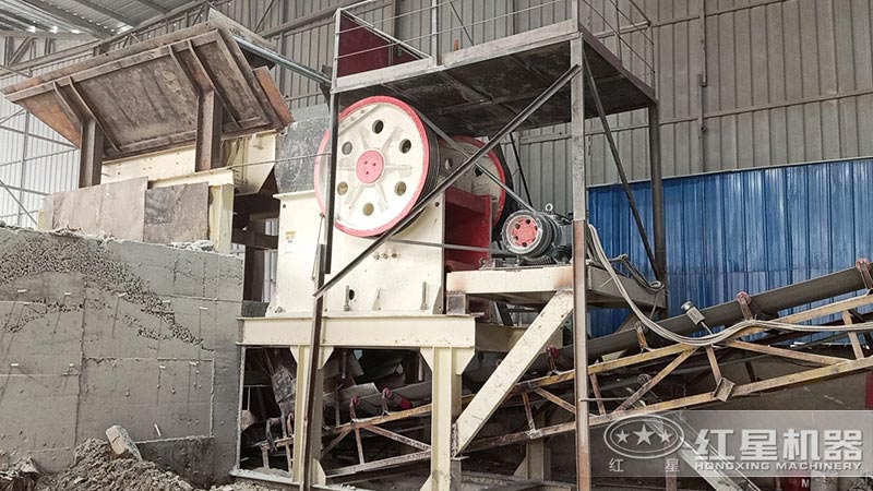 破碎機250x400自重多少噸？有全自動的嗎
